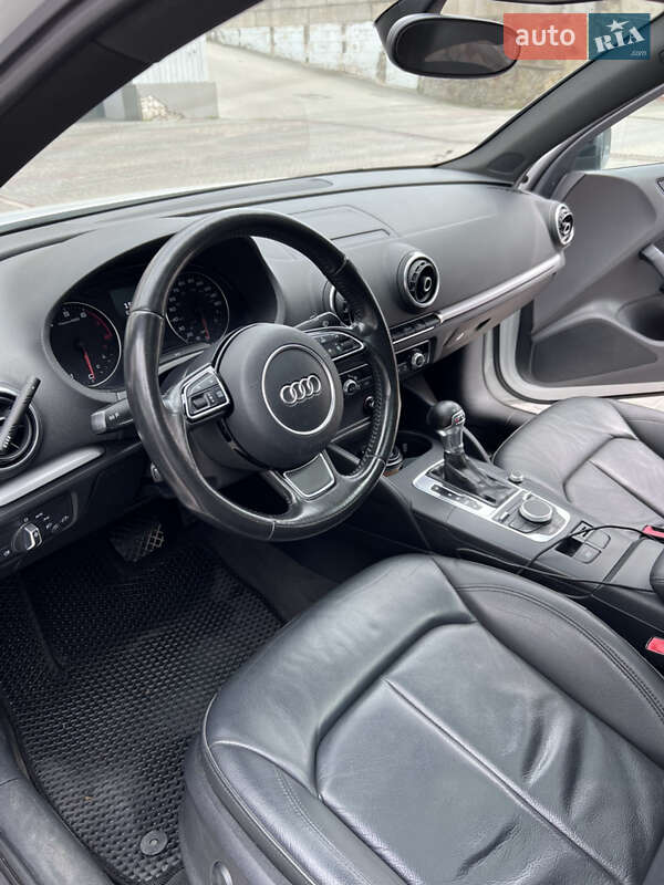 Седан Audi A3 2015 в Тернополе