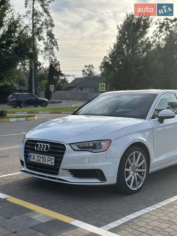 Седан Audi A3 2015 в Киеве