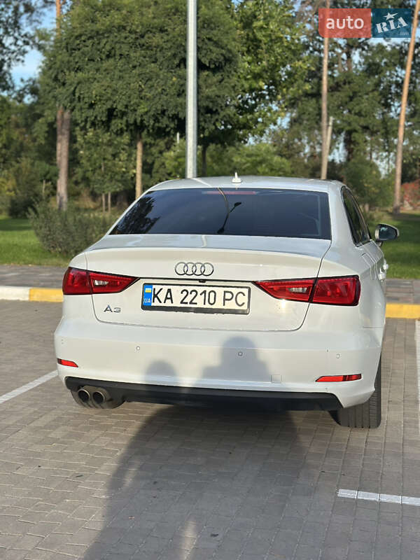 Седан Audi A3 2015 в Киеве