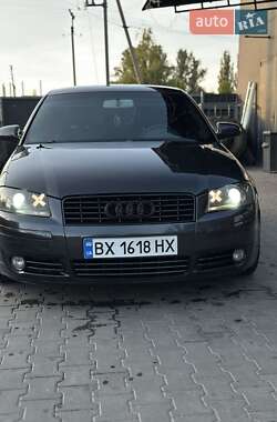 Хэтчбек Audi A3 2004 в 