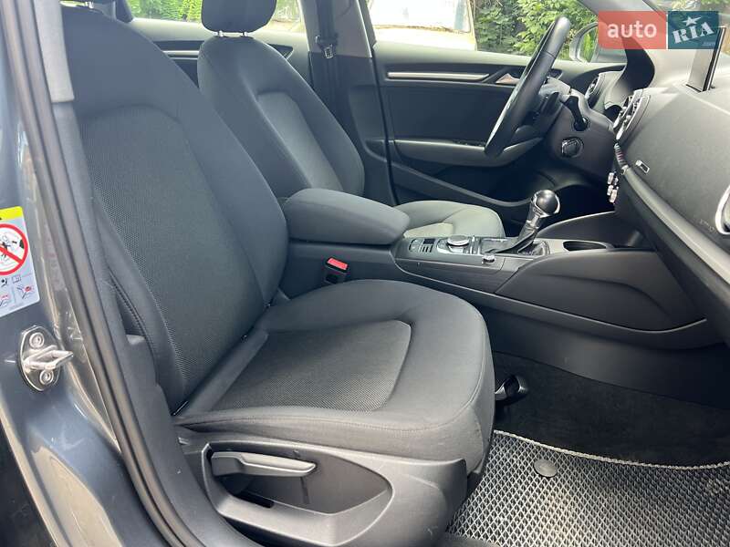 Хэтчбек Audi A3 2019 в Львове