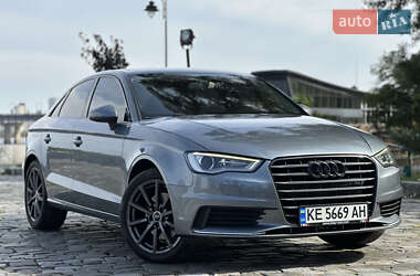 Седан Audi A3 2014 в 
