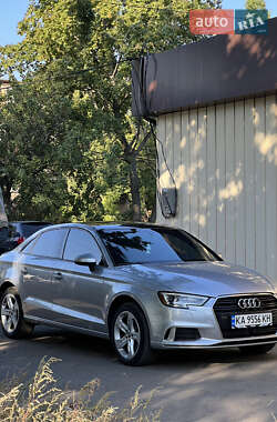 Седан Audi A3 2017 в Харкові