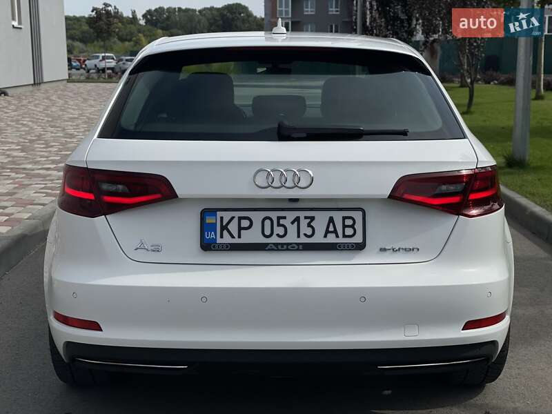 Хэтчбек Audi A3 2016 в Днепре