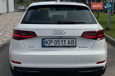 Хетчбек Audi A3 2016 в 