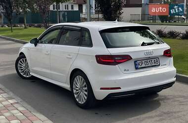 Хетчбек Audi A3 2016 в 