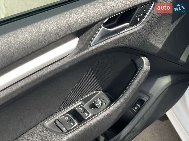 Хэтчбек Audi A3 2016 в Днепре