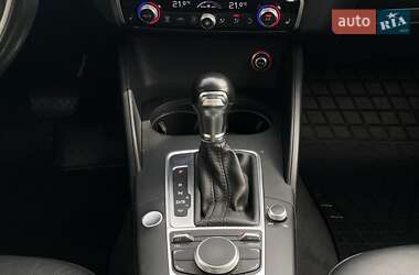 Хетчбек Audi A3 2016 в 