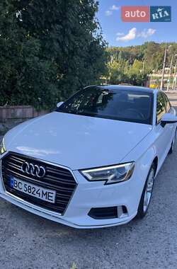 Седан Audi A3 2018 в Львові