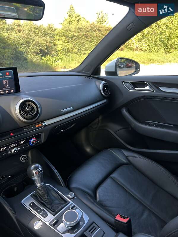 Седан Audi A3 2018 в Львове