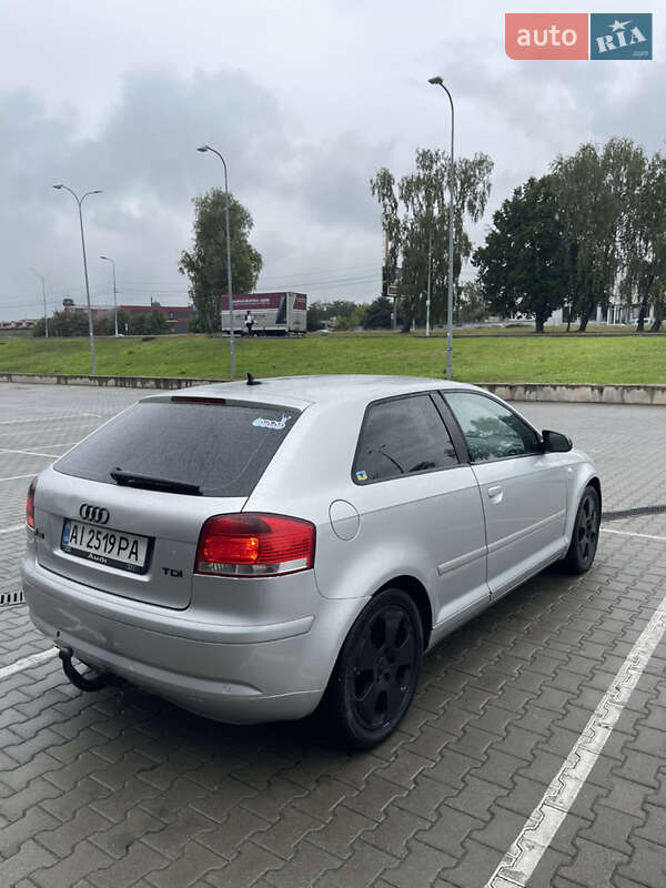 Хэтчбек Audi A3 2004 в Киеве