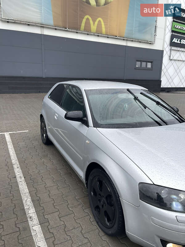 Хэтчбек Audi A3 2004 в Киеве