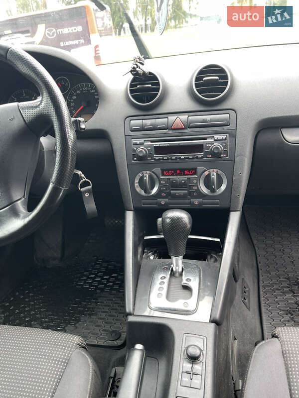 Хэтчбек Audi A3 2004 в Киеве