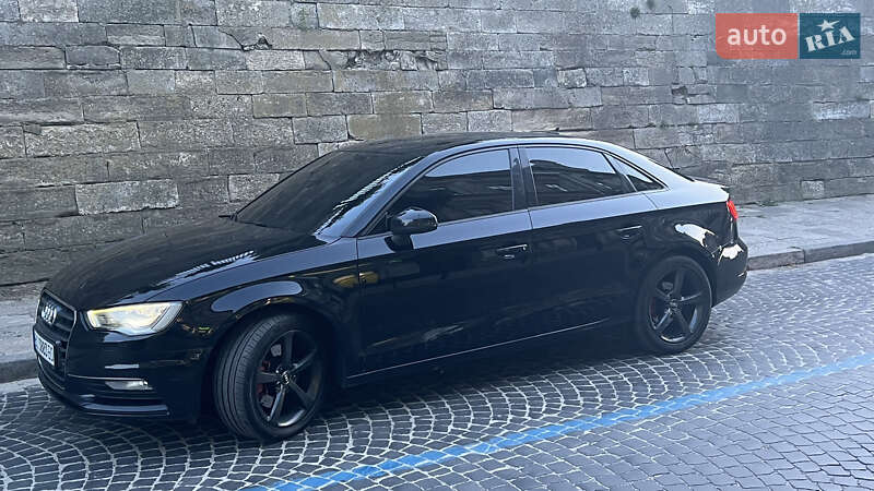 Седан Audi A3 2015 в Львове