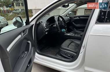 Хэтчбек Audi A3 2015 в 
