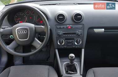 Хэтчбек Audi A3 2006 в 