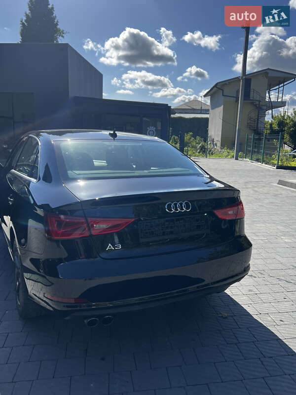 Седан Audi A3 2015 в Самборе