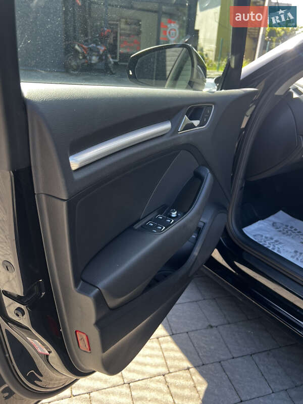 Седан Audi A3 2015 в Самборе
