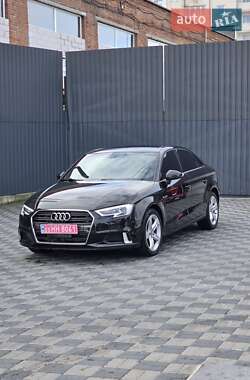 Седан Audi A3 2018 в Хмельницком