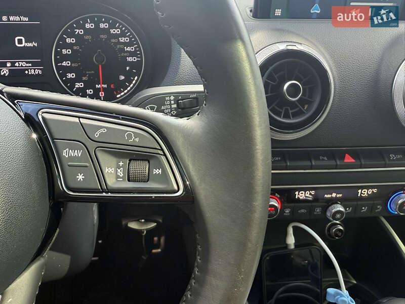Седан Audi A3 2017 в Киеве