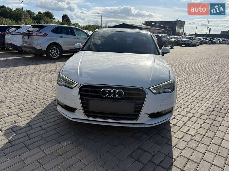 Седан Audi A3 2015 в Львове
