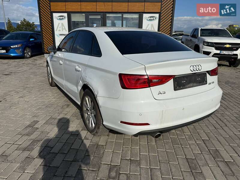 Седан Audi A3 2015 в Львове