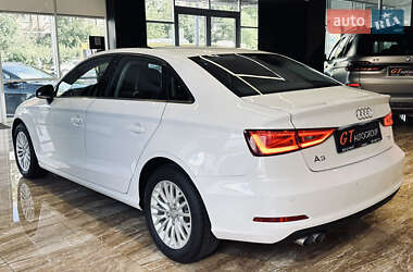 Седан Audi A3 2016 в 
