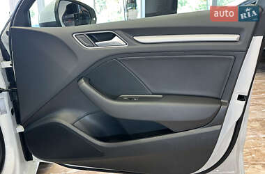 Седан Audi A3 2016 в 