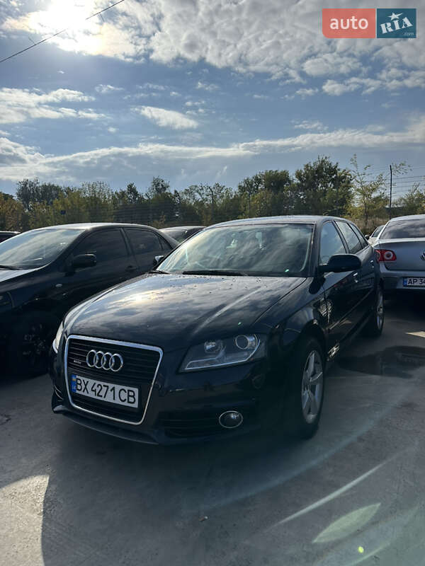 Хетчбек Audi A3 2012 в 
