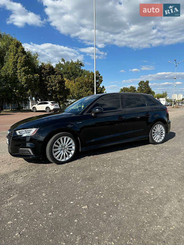 Хэтчбек Audi A3 2018 в Харькове