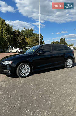 Хетчбек Audi A3 2018 в 