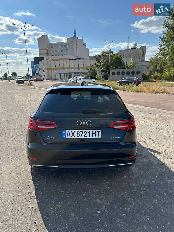 Хэтчбек Audi A3 2018 в Харькове