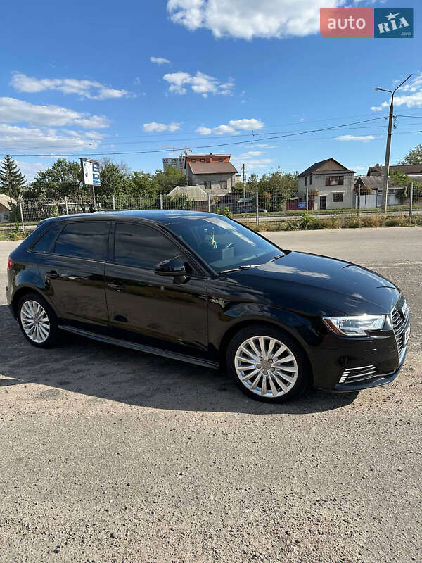 Хэтчбек Audi A3 2018 в Харькове