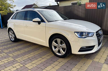 Хетчбек Audi A3 2013 в 