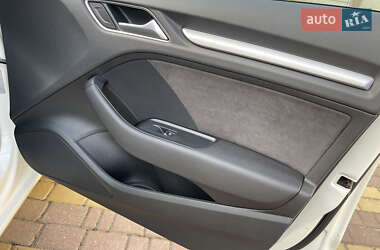 Хетчбек Audi A3 2013 в 