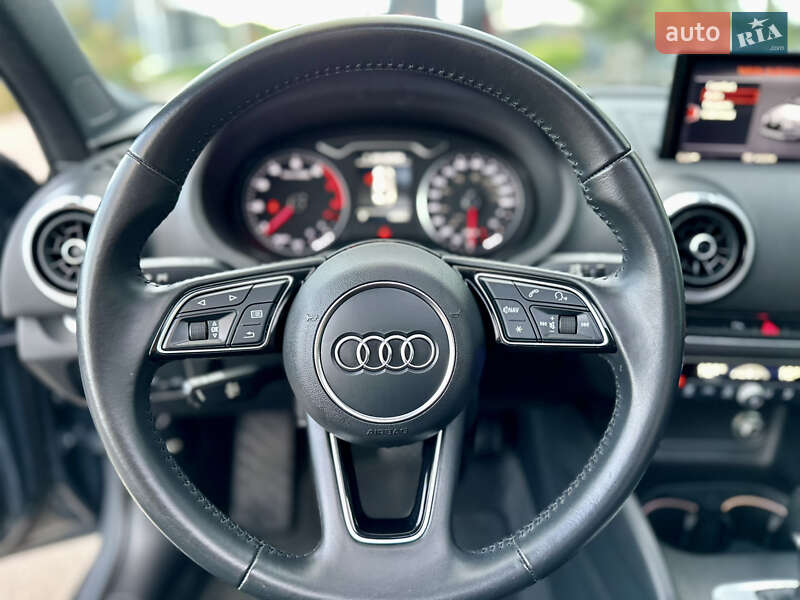 Седан Audi A3 2020 в Киеве