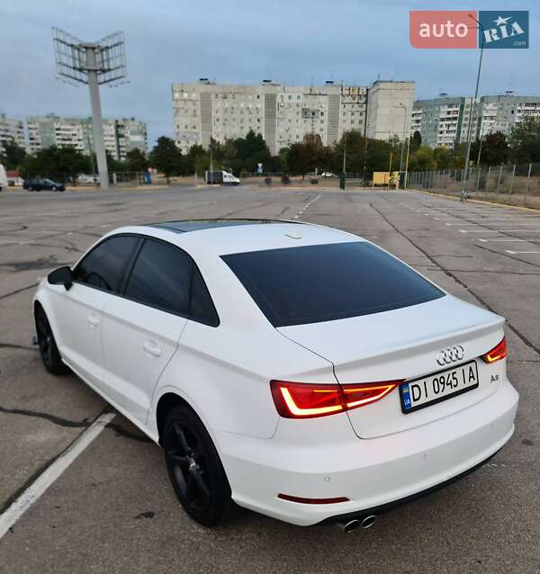 Седан Audi A3 2015 в Запорожье