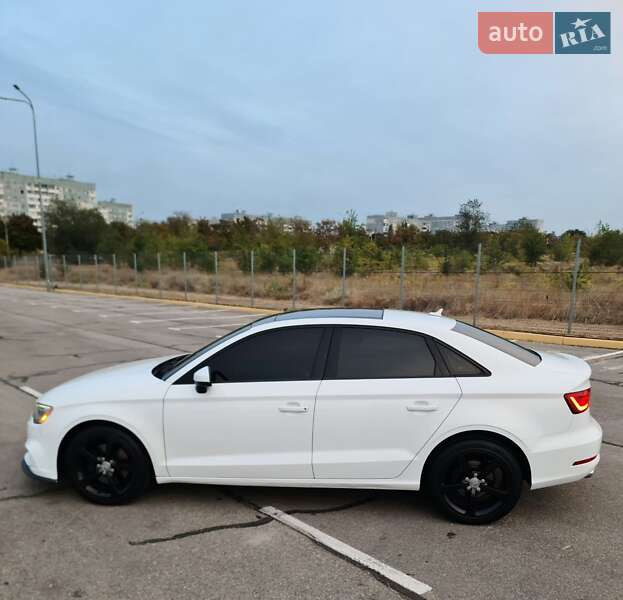 Седан Audi A3 2015 в Запорожье