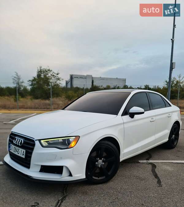 Седан Audi A3 2015 в Запорожье