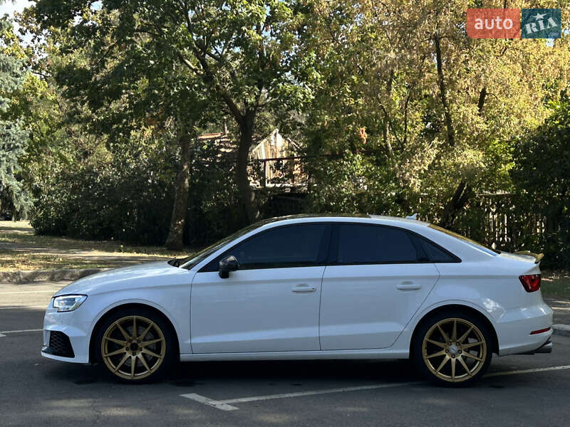 Хетчбек Audi A3 2016 в Миколаєві