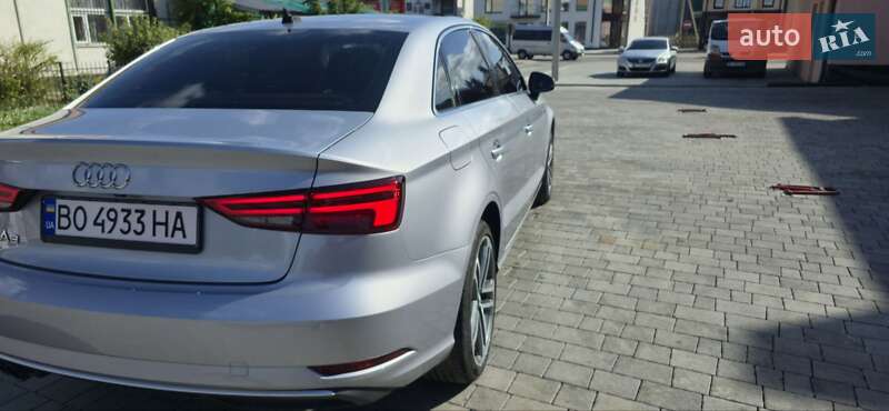 Седан Audi A3 2018 в Бродах