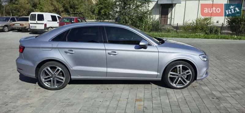 Седан Audi A3 2018 в Бродах