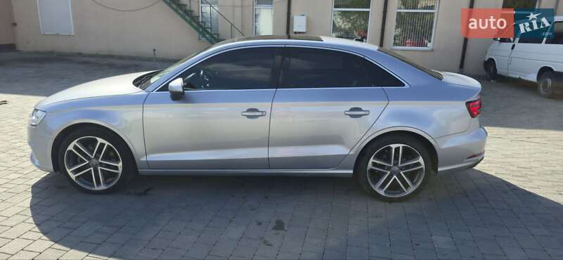 Седан Audi A3 2018 в Бродах