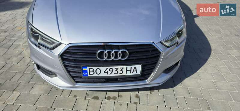 Седан Audi A3 2018 в Бродах