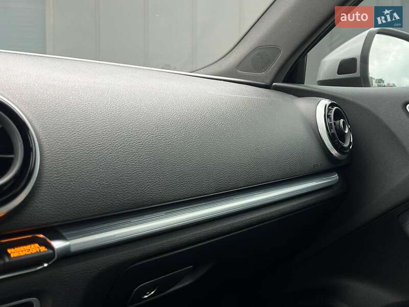Седан Audi A3 2014 в Львове