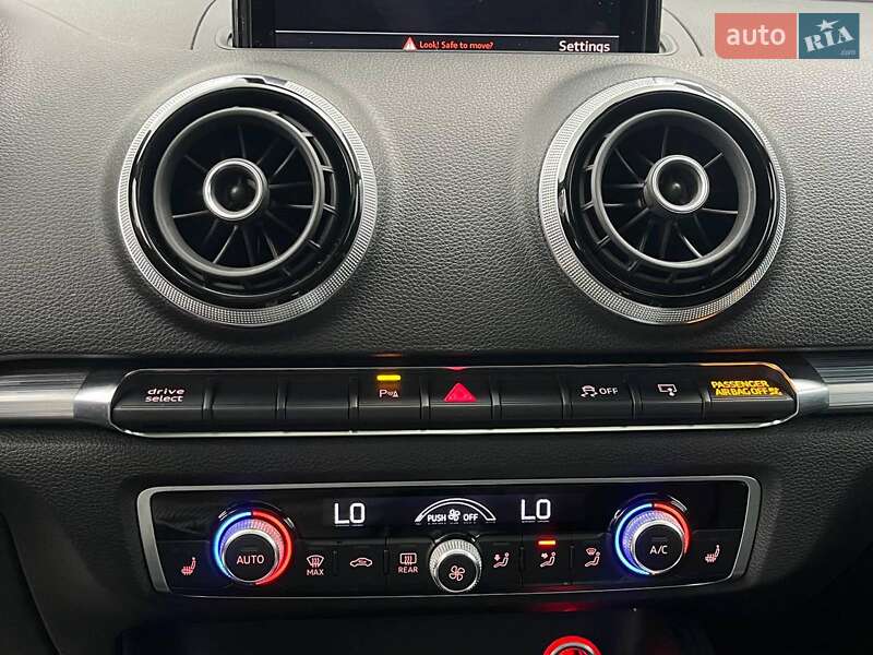 Седан Audi A3 2014 в Львове