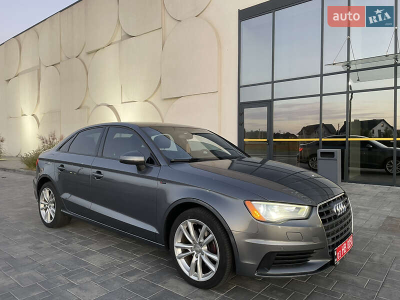 Седан Audi A3 2015 в Луцке