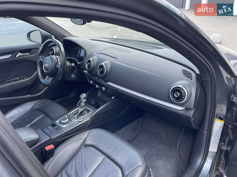 Седан Audi A3 2015 в Луцке