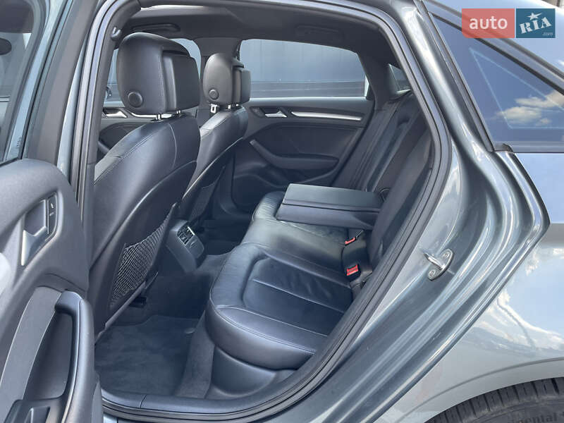 Седан Audi A3 2015 в Луцке