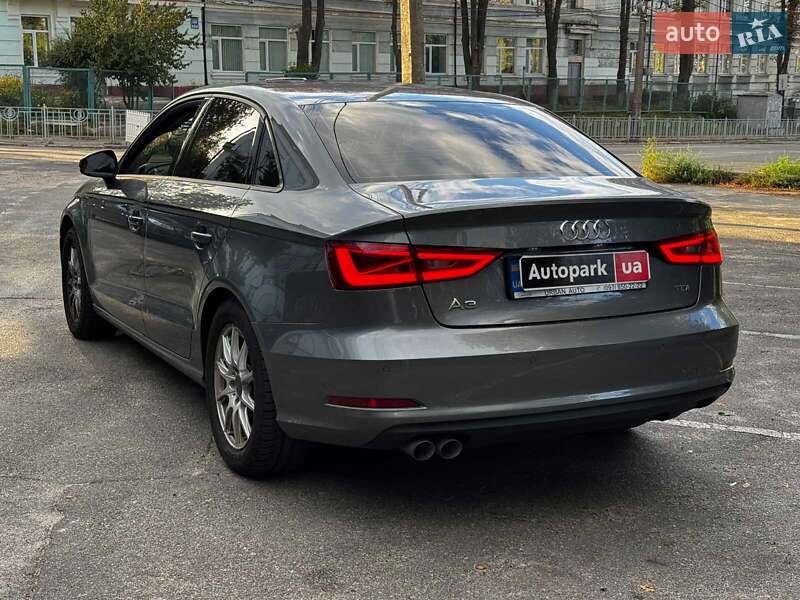 Седан Audi A3 2016 в Киеве